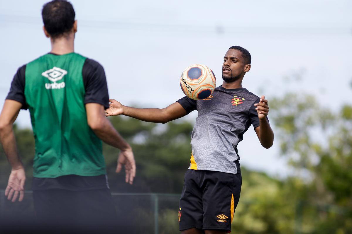 Nesta quinta-feira, sob o comando do treinador Daniel Paulista, Sport realizou primeiro trabalho ttico aps retorno s atividades