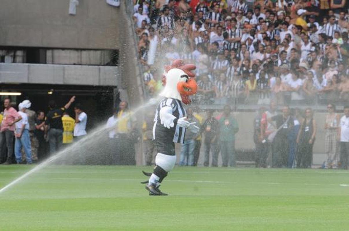 Fotos exclusivas do clssico entre Atltico e Cruzeiro na reabertura do novo Mineiro
