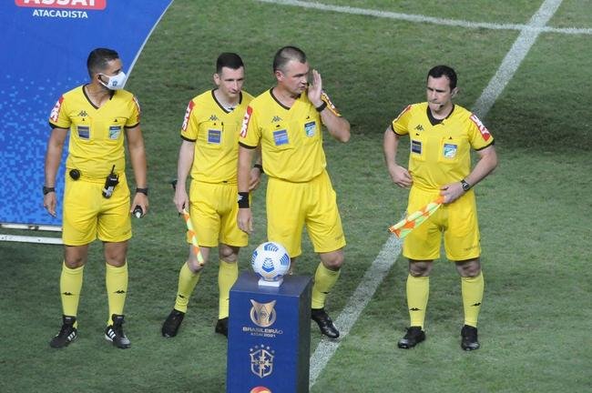 Fotos do jogo entre Amrica e Palmeiras, no Independncia, em Belo Horizonte, pela 24 rodada do Campeonato Brasileiro