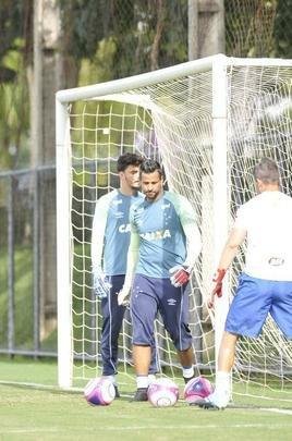 Mano Menezes montou Cruzeiro que deve encarar o Villa Nova no sbado e promoveu trs mudanas em relao ao ltimo jogo: Murilo entrou na vaga de Leo, Egdio no lugar de Marcelo Hermes e Robinho deu lugar a Ariel Cabral