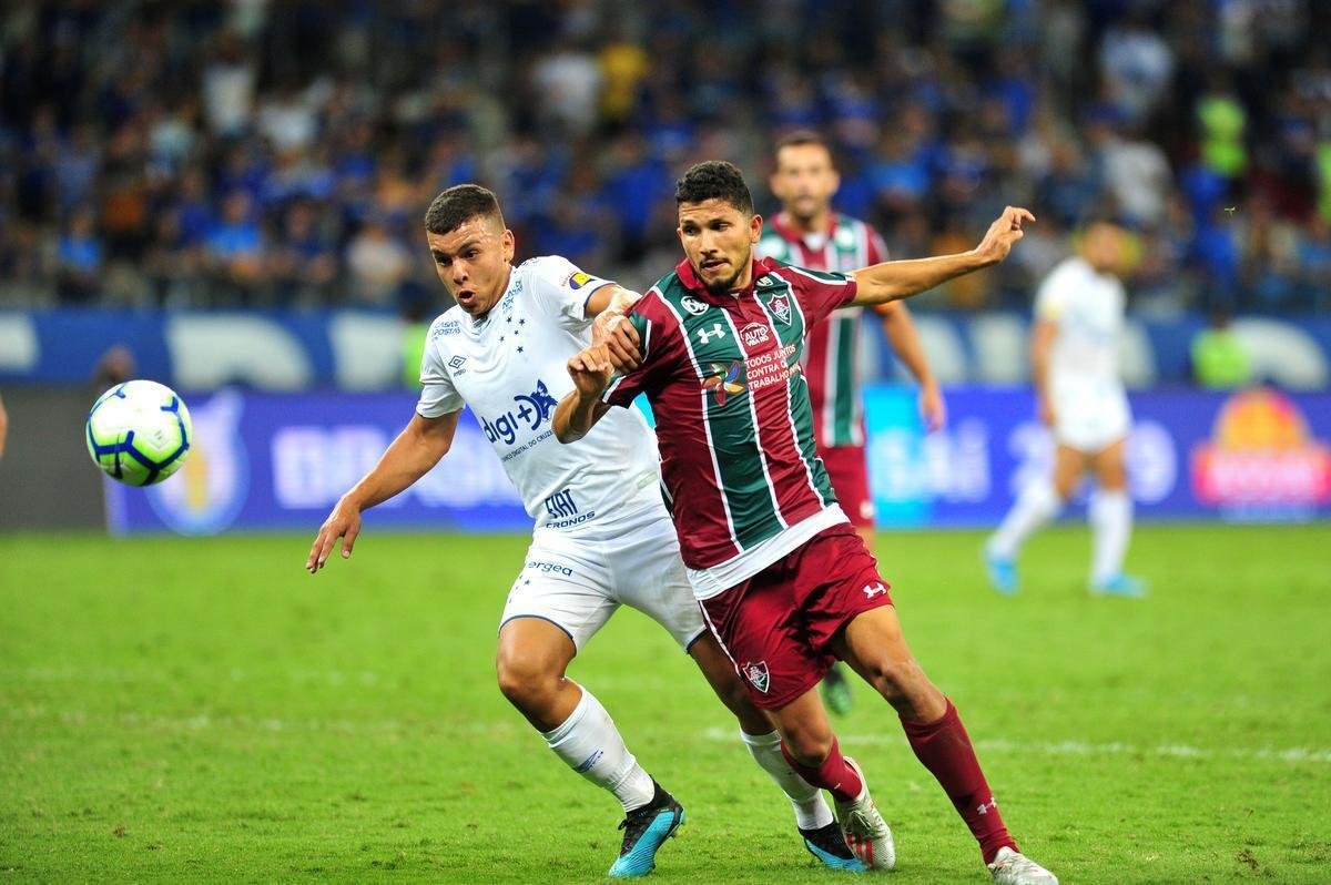 rbitro anulou gol do Cruzeiro e gerou muita revolta no Mineiro