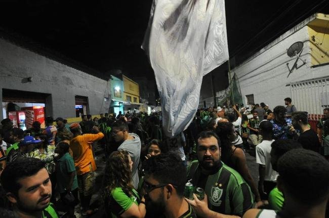 Chegada da torcida do Amrica ao Independncia para o jogo contra o Barcelona de Guayaquil pela terceira fase da Copa Libertadores de 2022