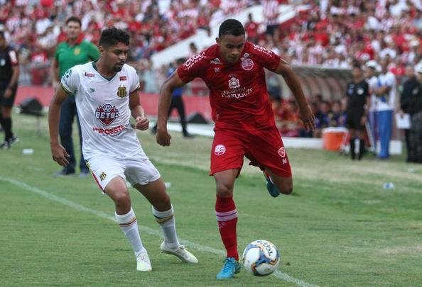 Náutico e Sampaio Corrêa iniciaram a decisão da Série C neste domingo