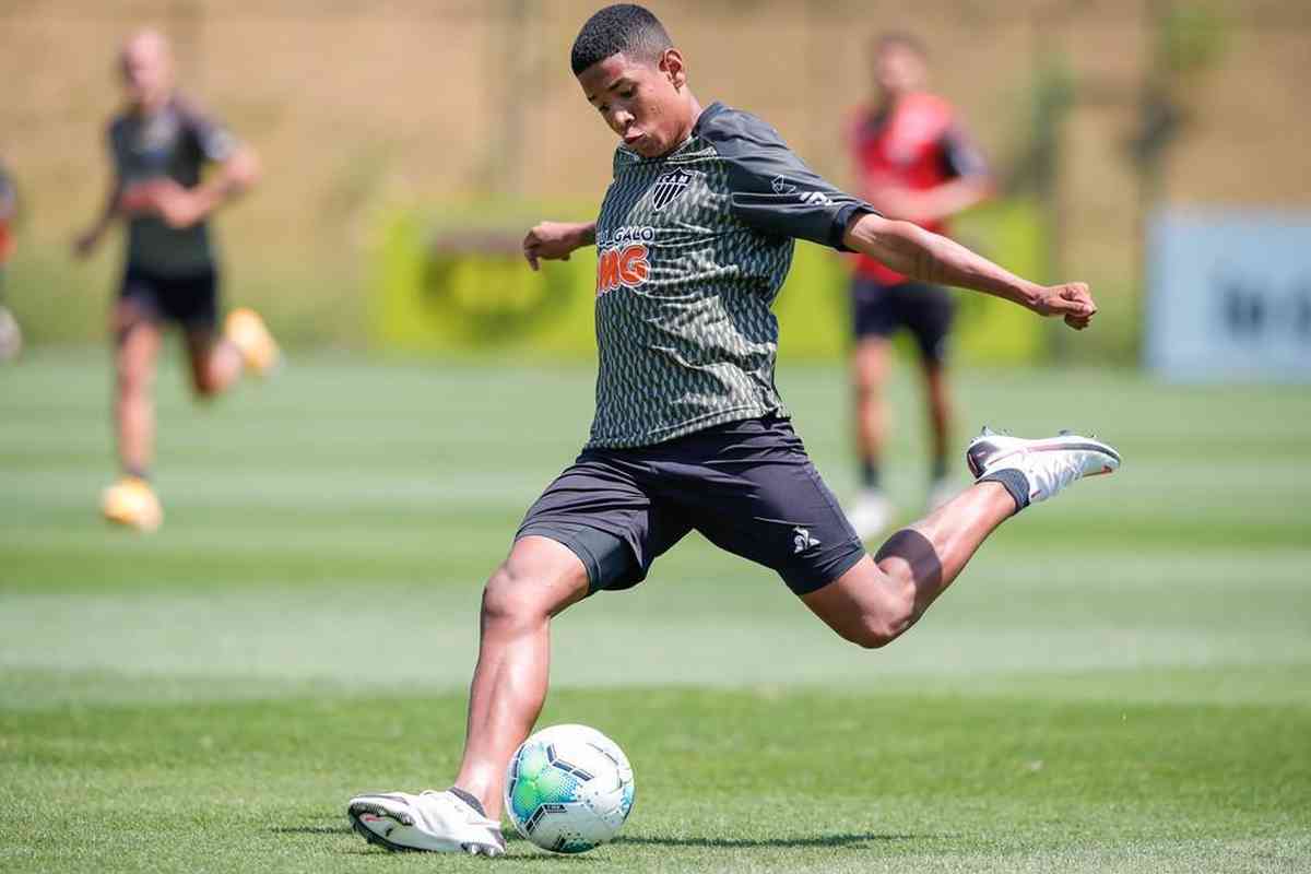 O atacante Svio, de 16 anos, do elenco profissional, teve resultado positivo no dia 13 de novembro de 2020, quando estava em perodo de treinos com a Seleo Brasileira Sub-17 em Itu-SP