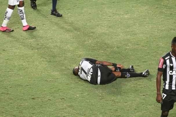 Robinho entrou em aos dez do segundo tempo, e ainda no teve noite brilhante no Galo