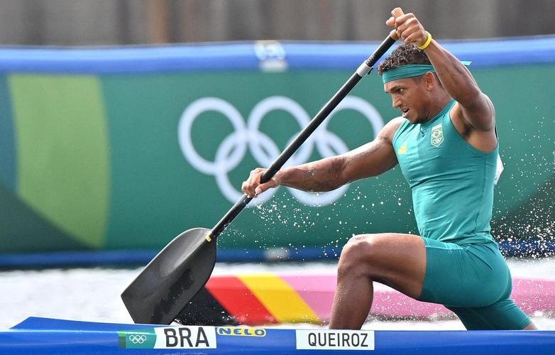 Isaquias Queiroz conquistou a medalha de ouro na canoagem sprint C1 1000m