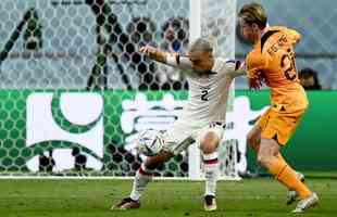 Lances do jogo entre Holanda e Estados Unidos pelas oitavas de final da Copa do Mundo.