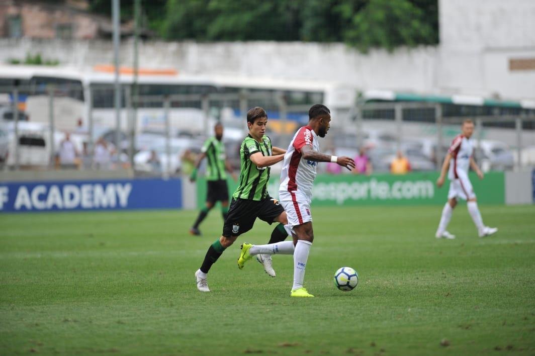 Equipes se enfrentaram na tarde deste sbado, pela 33 rodada da Srie A
