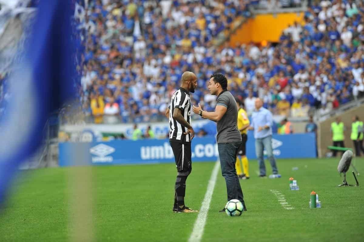 Imagens do jogo entre Cruzeiro e Botafogo, pela 19 rodada do Brasileiro, no Mineiro