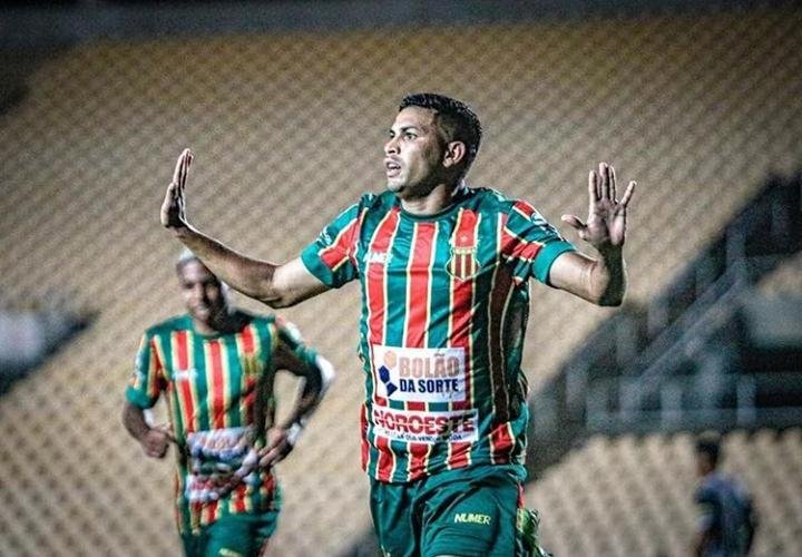 Roney, atacante (Sampaio Corrêa)