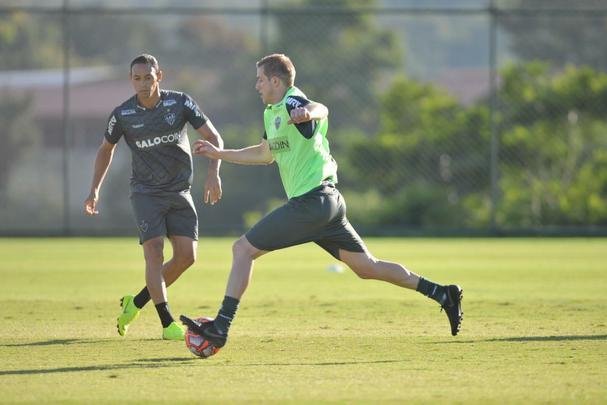 Veja fotos do treino do Atltico