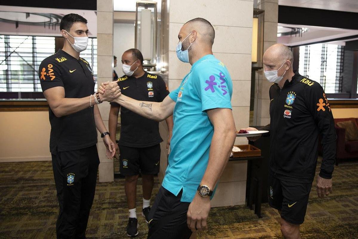 Jogadores se apresentam  Seleo Brasileira