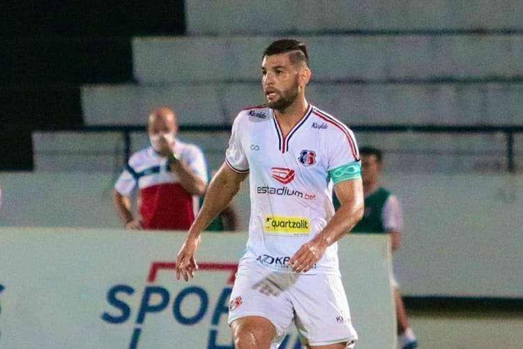 William Alves (zagueiro) - Outro defensor com experincia com a camisa coral, William Alves tambm vem sendo presena constante entre os titulares, tanto com Itamar, quanto com Martelotte