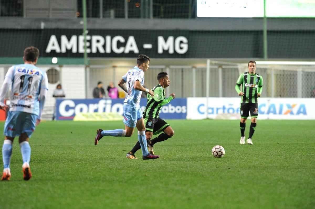 Amrica e Londrina se enfrentaram no Independncia, pela 18 rodada da Srie B do Brasileiro