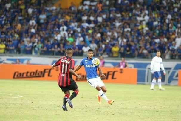 Fotos da partida entre Cruzeiro e Atltico-PR no Mineiro
