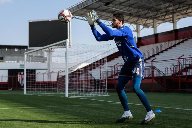Com atividade no estádio Antônio Accioly, do Atlético-GO, o Cruzeiro encerrou a preparação para enfrentar o Goiás, pela 22ª rodada da Série B. A partida está marcada para 21h30 desta terça-feira, na Serrinha, em Goiânia.