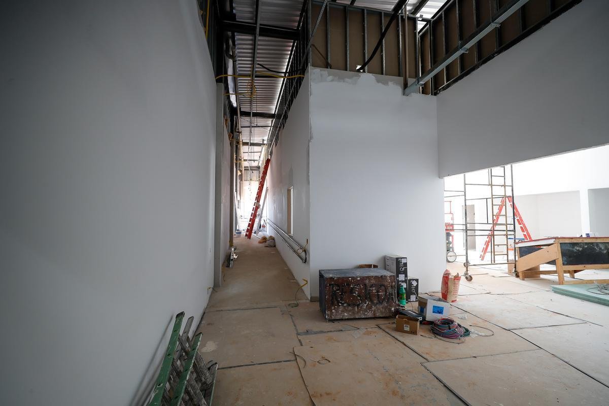 Ideia  mostrar a realidade das obras de construo do estdio do Galo
