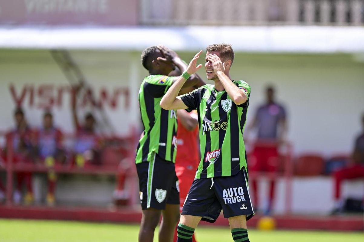 Jogo foi disputado com muito calor, em Nova Lima, na manh deste sbado 