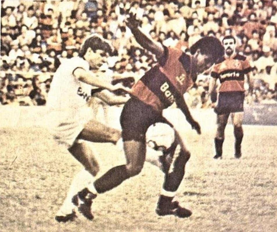 Sport - Uma vez campeo da Srie A (1987) e uma vez campeo da Srie B (1990)
