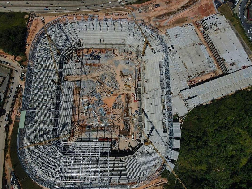 Estdio do Atltico est com 49% das obras concludas, as arquibancadas superiores foram finalizadas e o trabalho atualmente est focado nas instalaes internas, alvenaria e montagem da cobertura e estruturas.