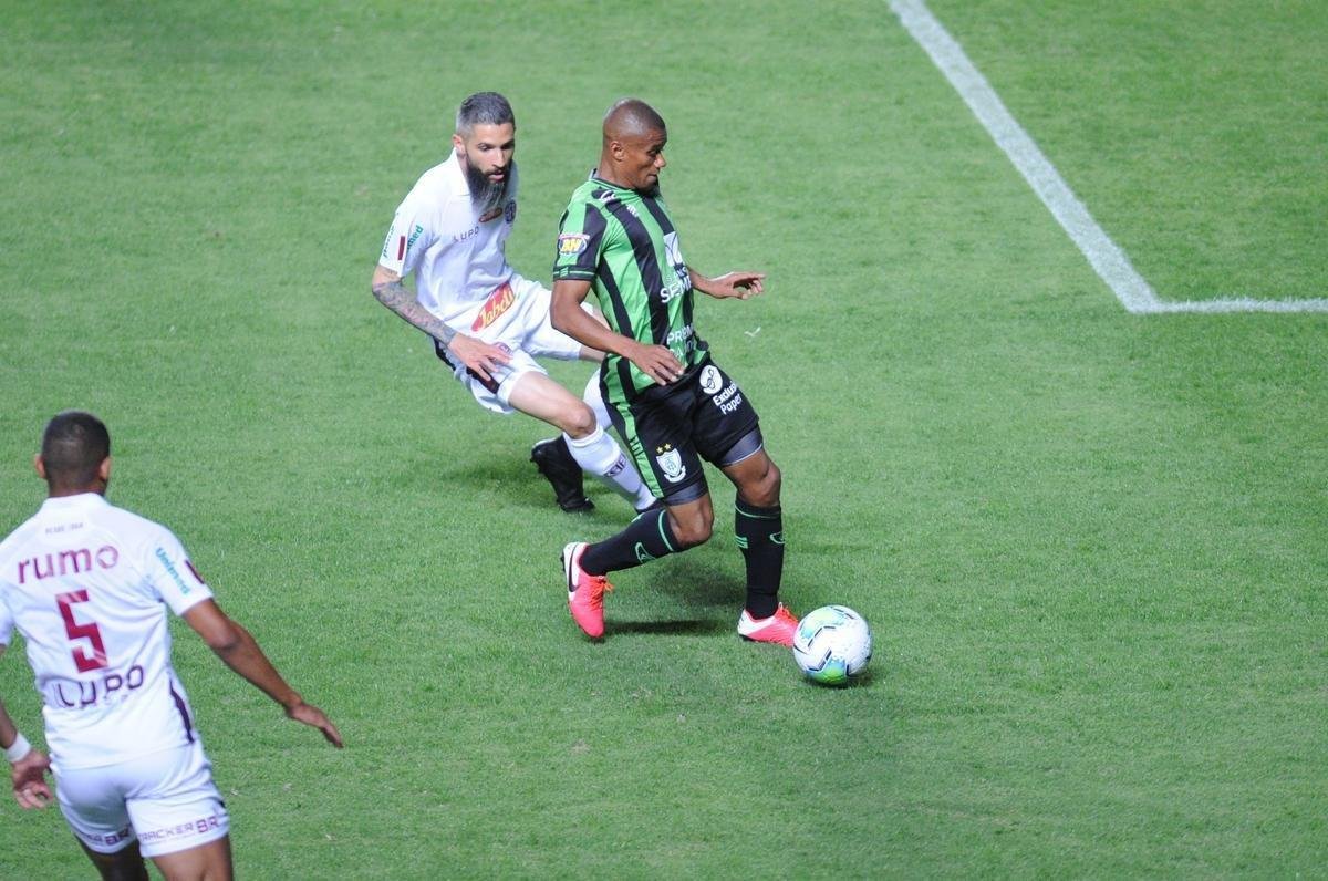 Fotos do duelo entre Amrica e Ferroviria, no Independncia, em BH, pela terceira fase da Copa do Brasil