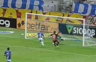 Rgis fez o gol da vitria celeste no Mineiro