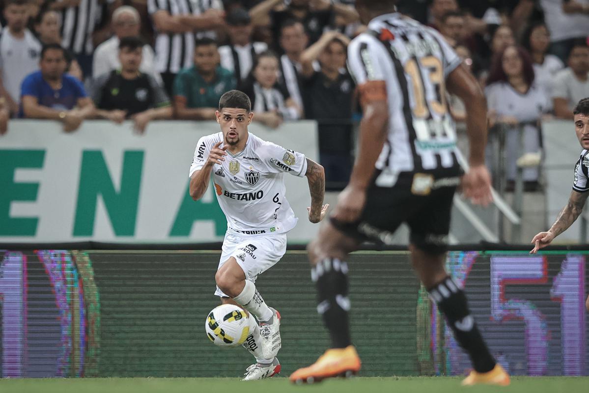 O Atltico visitou o Cear nesta quarta-feira (15), na Arena Castelo, em Fortaleza, pela 12 rodada do Campeonato Brasileiro. Veja as melhores imagens do confronto.