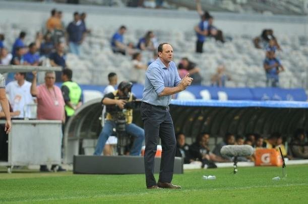 Cruzeiro e Santos se enfrentam no Mineiro pela 15 rodada do Campeonato Brasileiro 