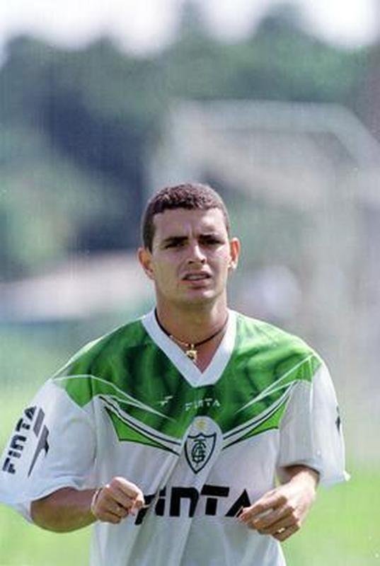 Meia Tucho, revelado pelo Amrica em 2000