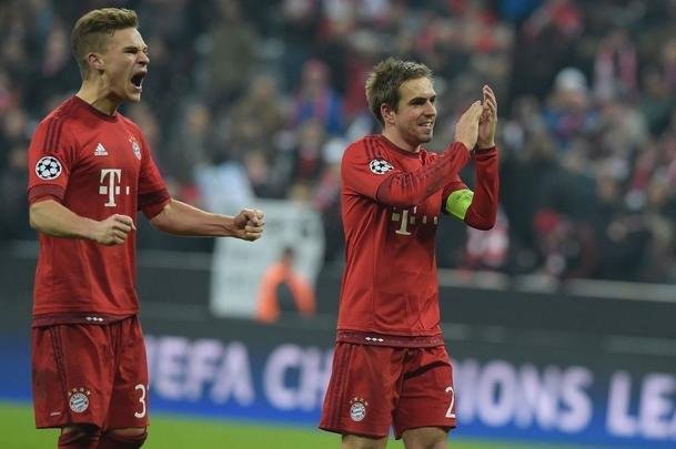 O Bayern de Munique conseguiu um vitria histria sobre a Juventus nesta quarta-feira para avanar s quartas de final da Liga dos Campees. Aps sair perdendo por 2 a 0, conseguiu o empate aos 45 minutos do segundo tempo e garantiu o triunfo por 4 a 2 no segundo tempo da prorrogao. O jovem Coman, de apenas 19 anos, est no Bayern emprestado pela Juventus, participou dos dois gols no tempo normal e marcou o tento que fechou a contagem na Allianz Arena.
