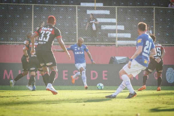 Cruzeiro empatou com Vitória no Barradão, em Salvador, por 1 a 1, pela 17ª rodada do Brasileiro