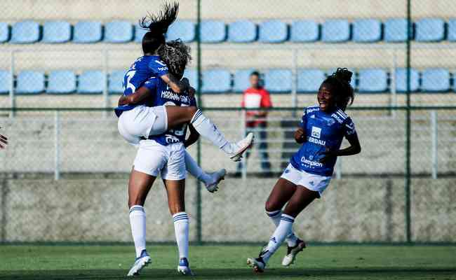 Cruzeiro vence o Santos por 4 a 2 e se distancia do Z4 do Campeonato Brasileiro Feminino