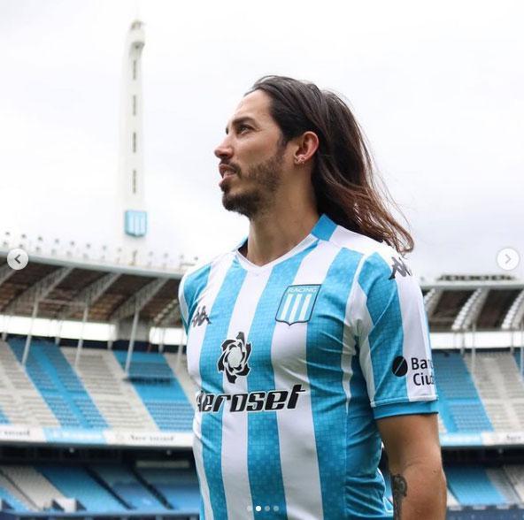 Ezequiel Schelotto, lateral-direito (Racing, da Argentina)