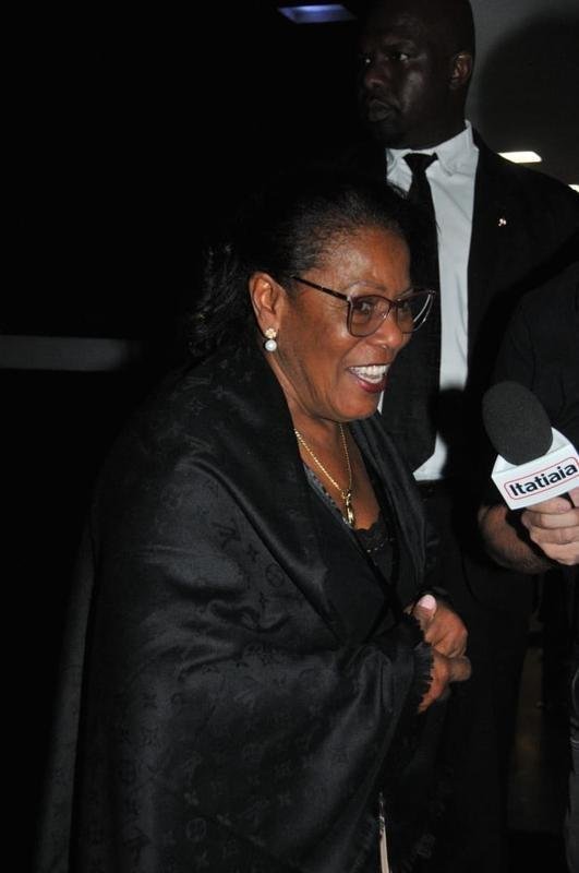 Chegada de Dona Miguelina, me de Ronaldinho Gacho,  cerimnia de entrega da Medalha ao Mrito ao Clube Atltico Mineiro pelo Conselho Deliberativo do clube. Ele foi uma das homenageadas.