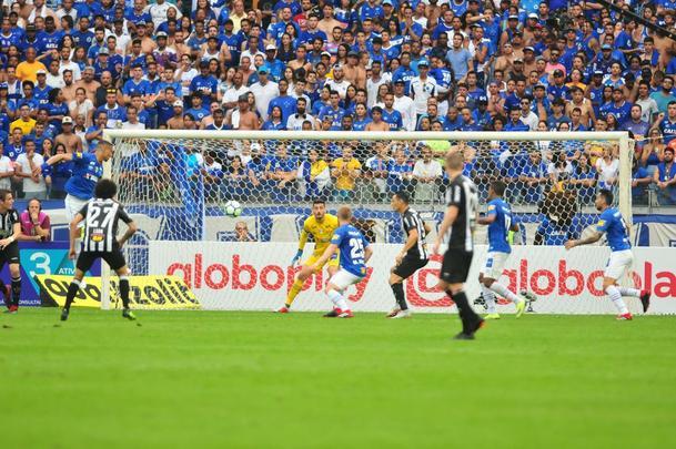 Equipes se enfrentaram no Mineiro, na tarde deste domingo, pela 25 rodada da Srie A