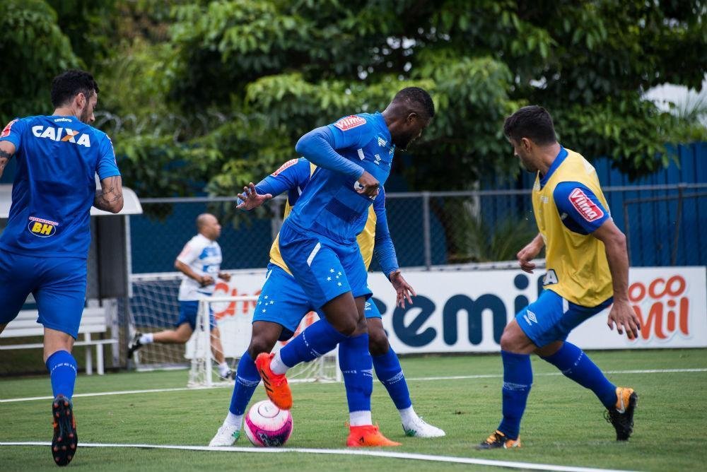 A manh de domingo foi de trabalho intenso na Toca da Raposa II