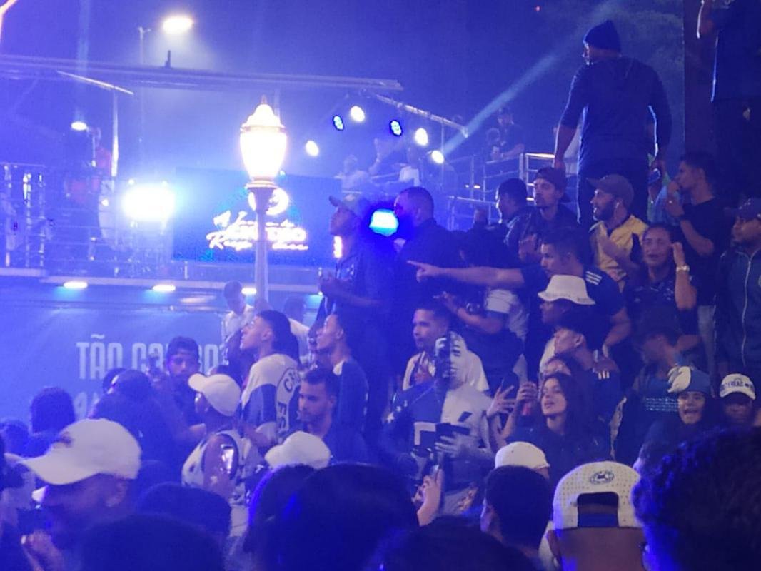 Festa do Cruzeiro na Praa 7 de Setembro, em Belo Horizonte, em comemorao ao acesso  Srie A do Campeonato Brasileiro de 2023