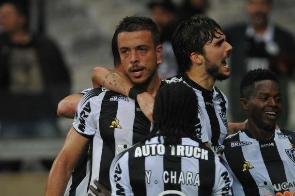 Franco Di Santo abriu o placar para o Atltico aos 37 minutos do primeiro tempo. Depois de cruzamento, ele arrematou de perna esquerda e colocou o Galo em vantagem no Mineiro