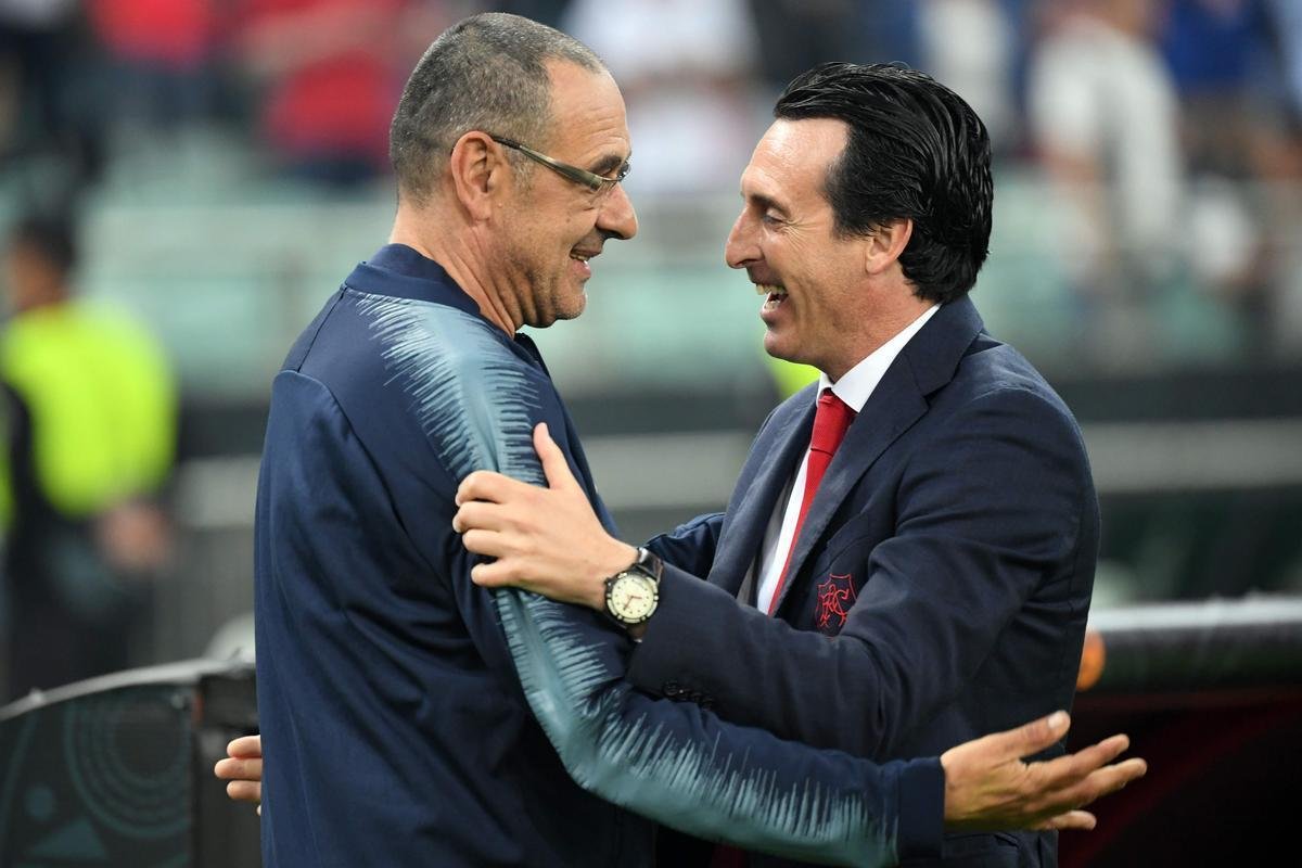 Com direito a um show de Hazard no segundo tempo, quando o craque belga marcou dois gols e ainda deu assistncia para Pedro balanar as redes, o Chelsea goleou o Arsenal por 4 a 1, nesta quarta-feira, no estdio Olmpico de Baku, no Azerbaijo, e conquistou o seu segundo ttulo da Liga Europa