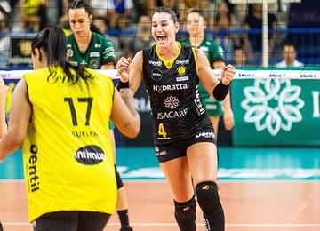 Clube de Uberlândia alcançou nesta noite de sexta-feira (13/1) a incrível marca de 12 vitórias em 12 jogos da Superliga Feminina de Vôlei