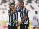 Com Rafael no Engenho, Botafogo vira sobre Nutico e assume vice-liderana