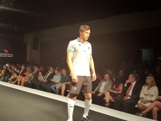 Nova coleção de uniformes do Atlético para 2016, fornecida pela empresa canadense Dryworld