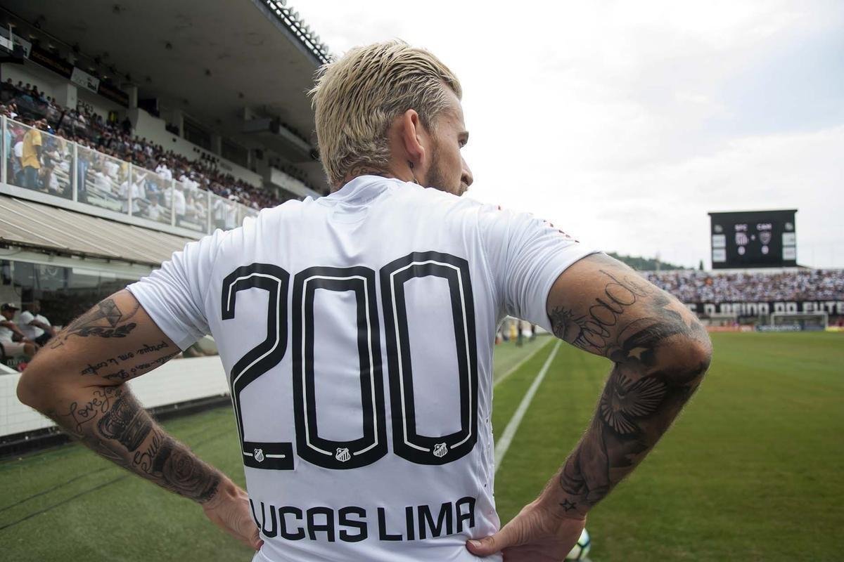 O Santos venceu o Atltico por 3 a 1 neste sbado, em jogo da 32 rodada do Campeonato Brasileiro