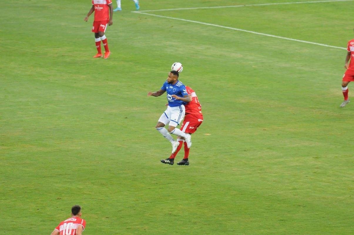 Fotos do jogo entre Cruzeiro e CRB, no Mineiro, em Belo Horizonte, pela 11 rodada da Srie B do Brasileiro