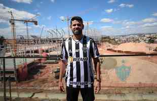 Na Arena MRV, Diego Costa  apresentado como novo reforo do Atltico