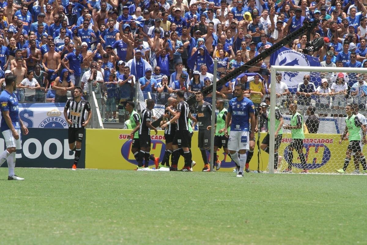 Fbio Santos empatou para o Atltico, tambm em cobrana de pnalti