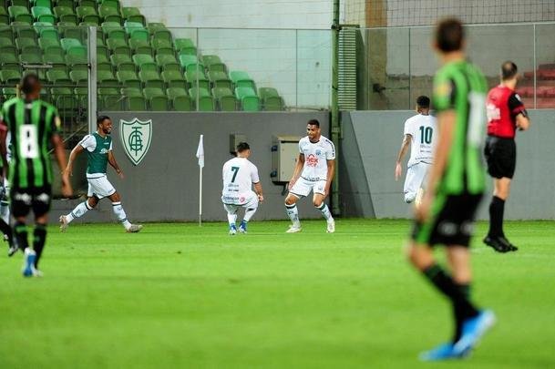 Fotos da estreia do Amrica no Mineiro: empate por 2 a 2 com a Caldense