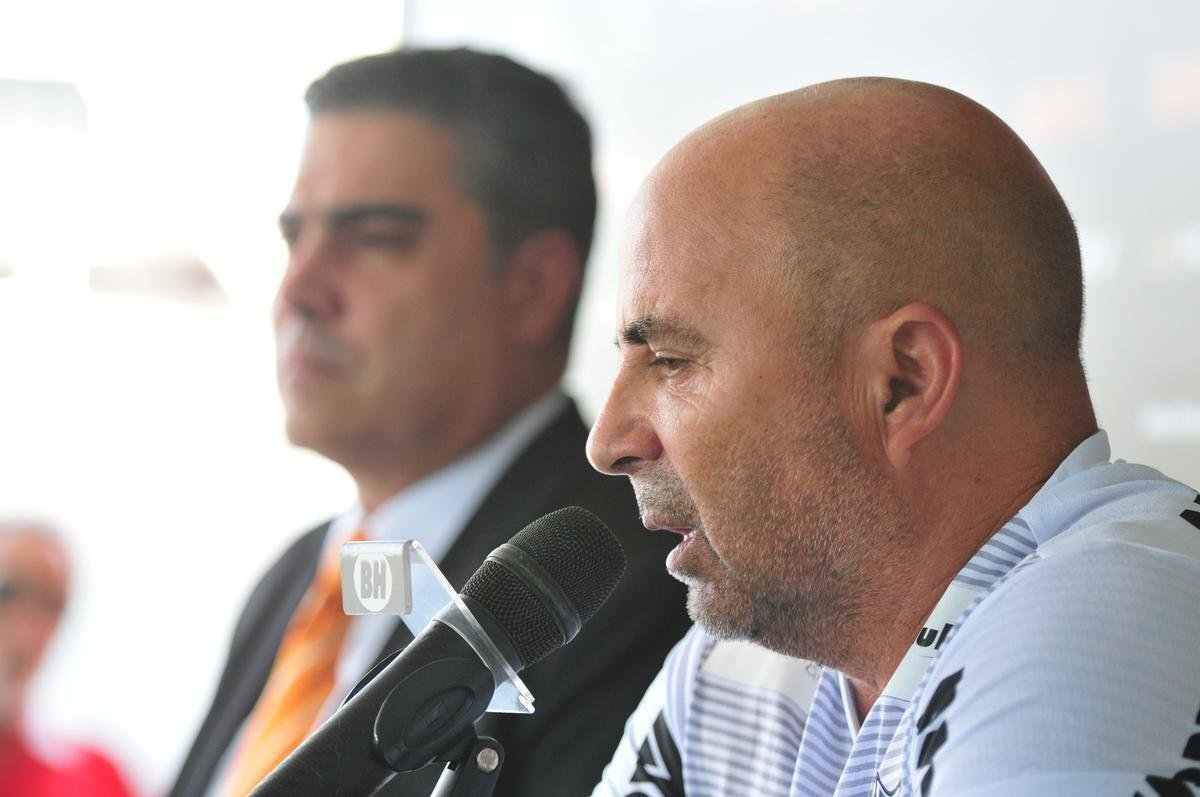 Jorge Sampaoli foi apresentado na tarde desta segunda-feira como novo tcnico do Atltico