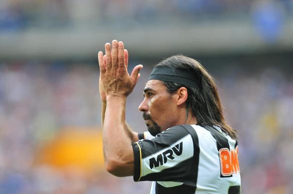 Fotos exclusivas do clssico entre Cruzeiro e Atltico na reabertura oficial do Mineiro