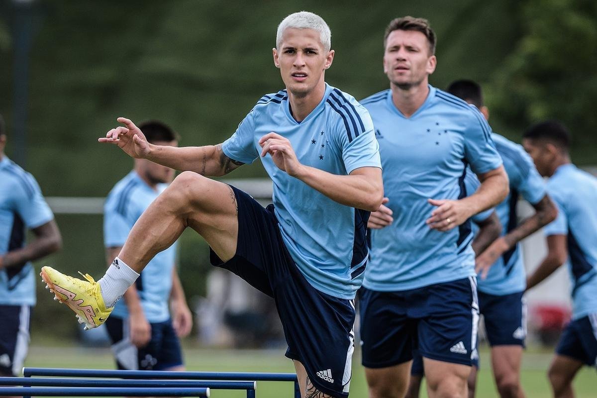 Imagens do treino do Cruzeiro nesta tera-feira (3 de janeiro), na Toca da Raposa II